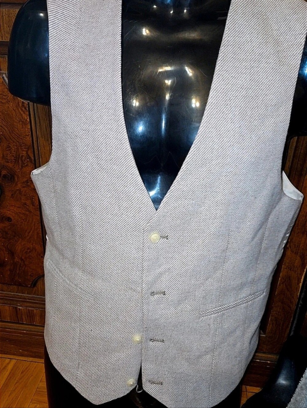 ASOS Mens  Beige Vest with Pale Herringbone Collar NWT Sz 38